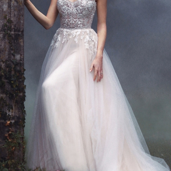 New Kleinfeld wedding dress - Picture 5 of 5